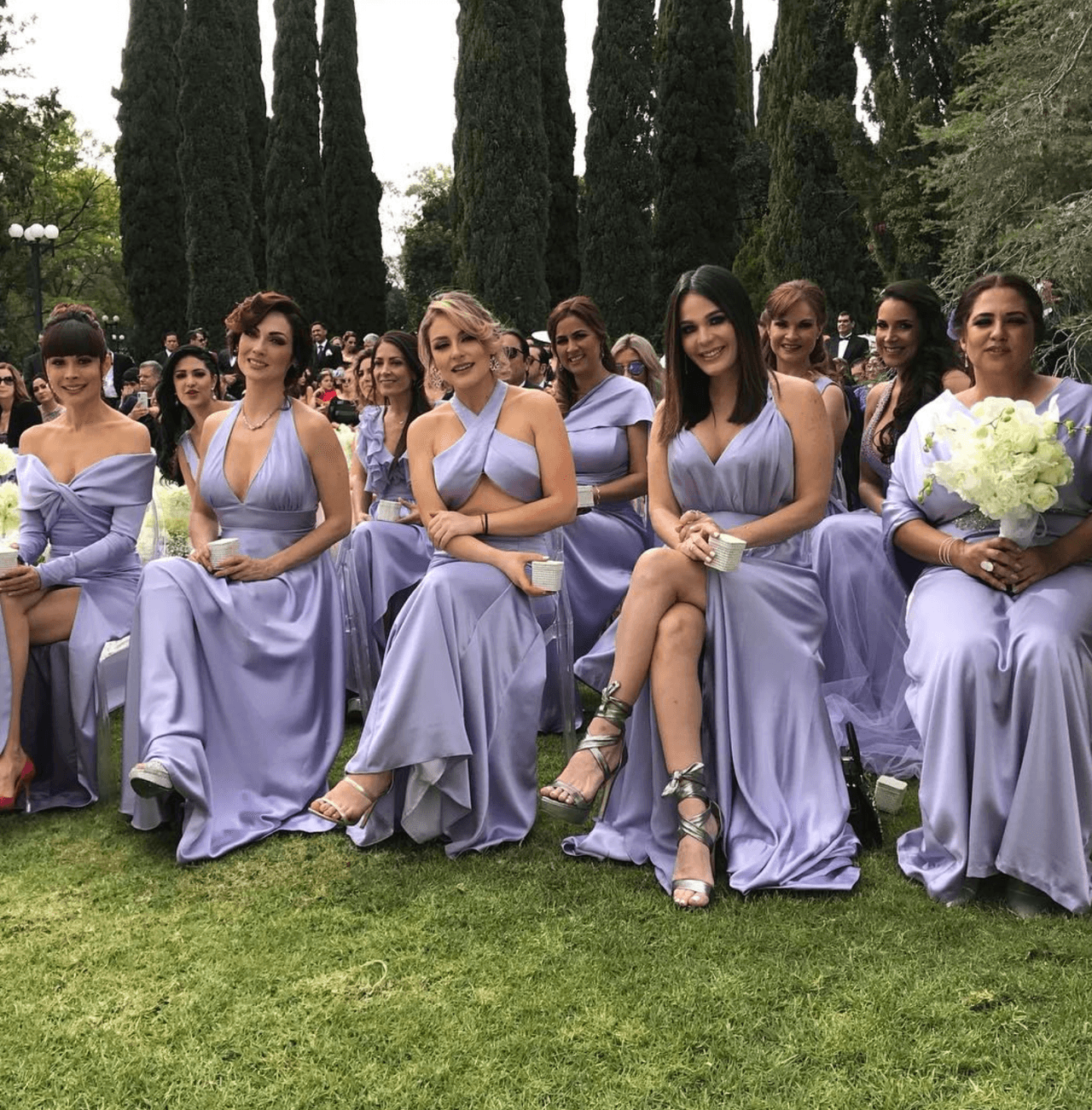 Nora Salinas tampoco podía faltar en este día tan especial para su amiga Marlene.