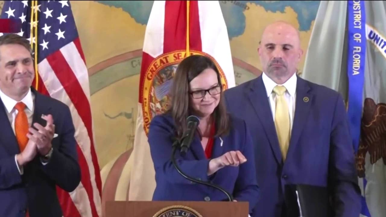 Ashley Moody hace emotiva mención a Díaz-Balart durante acusación a Raúl Castro