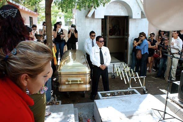 Su entierro luego de que cayera abatido por fuerzas castrenses el pasado mes agosto, estuvo marcado también por el lujo del féretro.