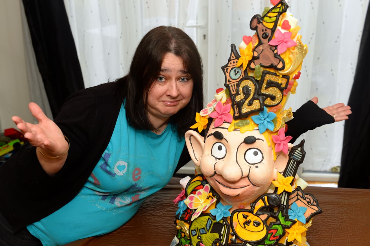 Michelle no pudo saborear su éxito por lo que tuvo que acudir a familiares y amigos que le ayudarán a comerlo.