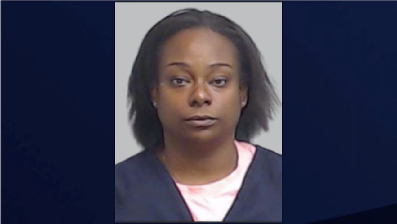 Buscan a una mujer considerada “armada y peligrosa” en el condado Fulton