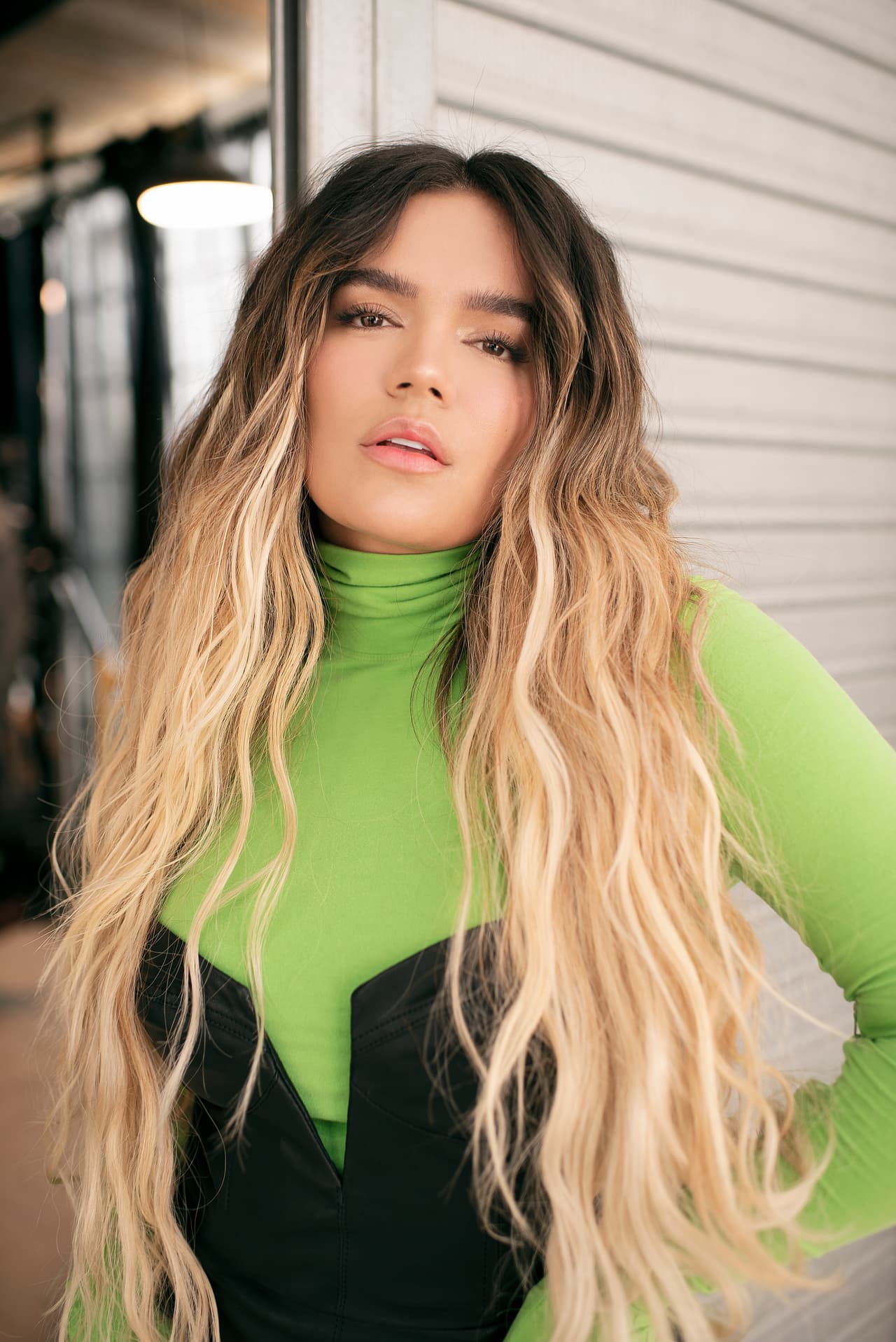 <b>Karol G,</b> nominada a Latin GRAMMY en las categorías de Grabación del Año (por partida doble), Canción del Año y Mejor Fusión/Interpretación Urbana, ya prepara su presentación.