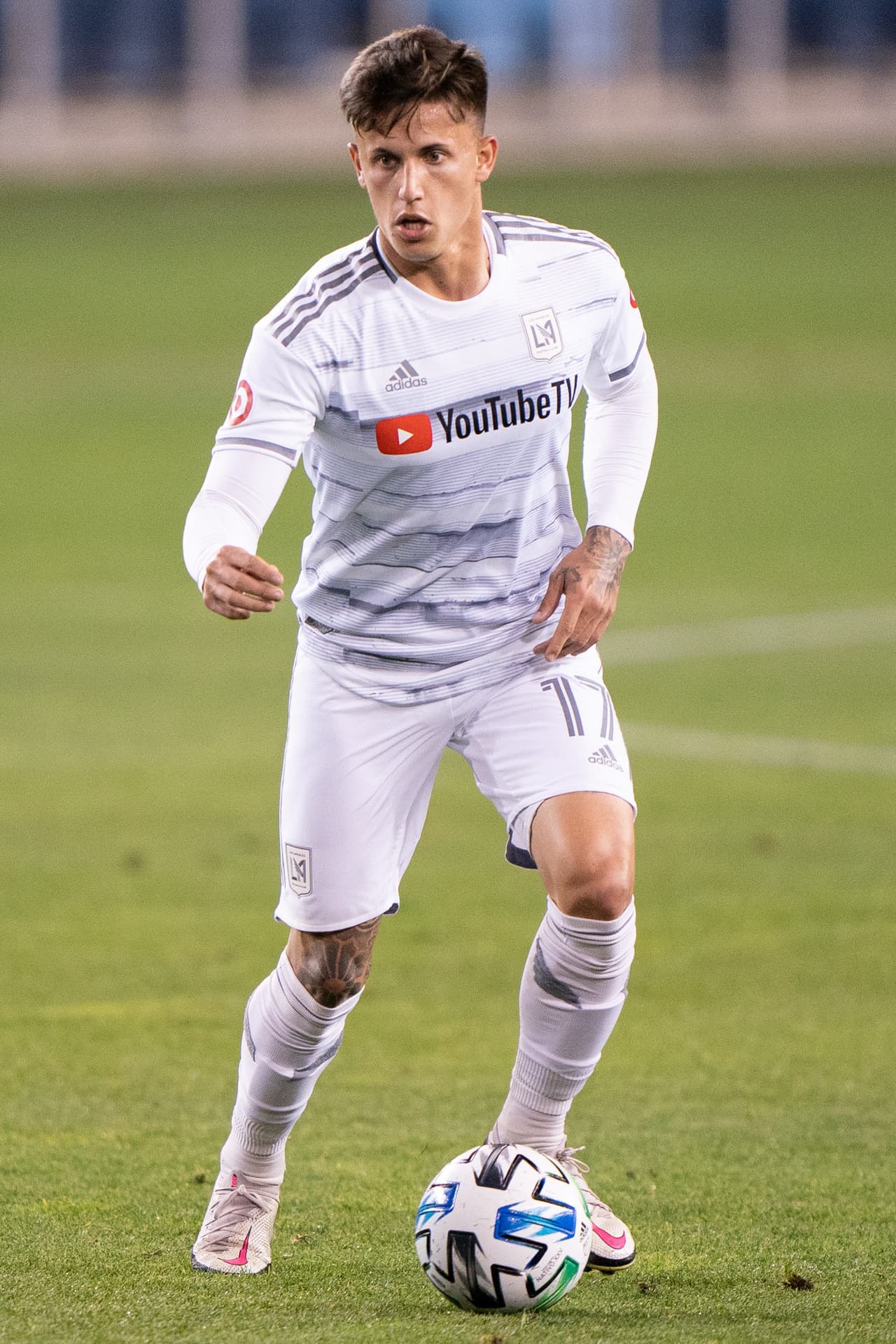 Es uno de los movimientos más recientes. El extremo uruguayo Brian Rodríguez deja temporalmente LAFC para unirse en cesión a la U.D. Almería, un equipo que tiene opciones ciertas de ascender a la primera división de España.
<br>