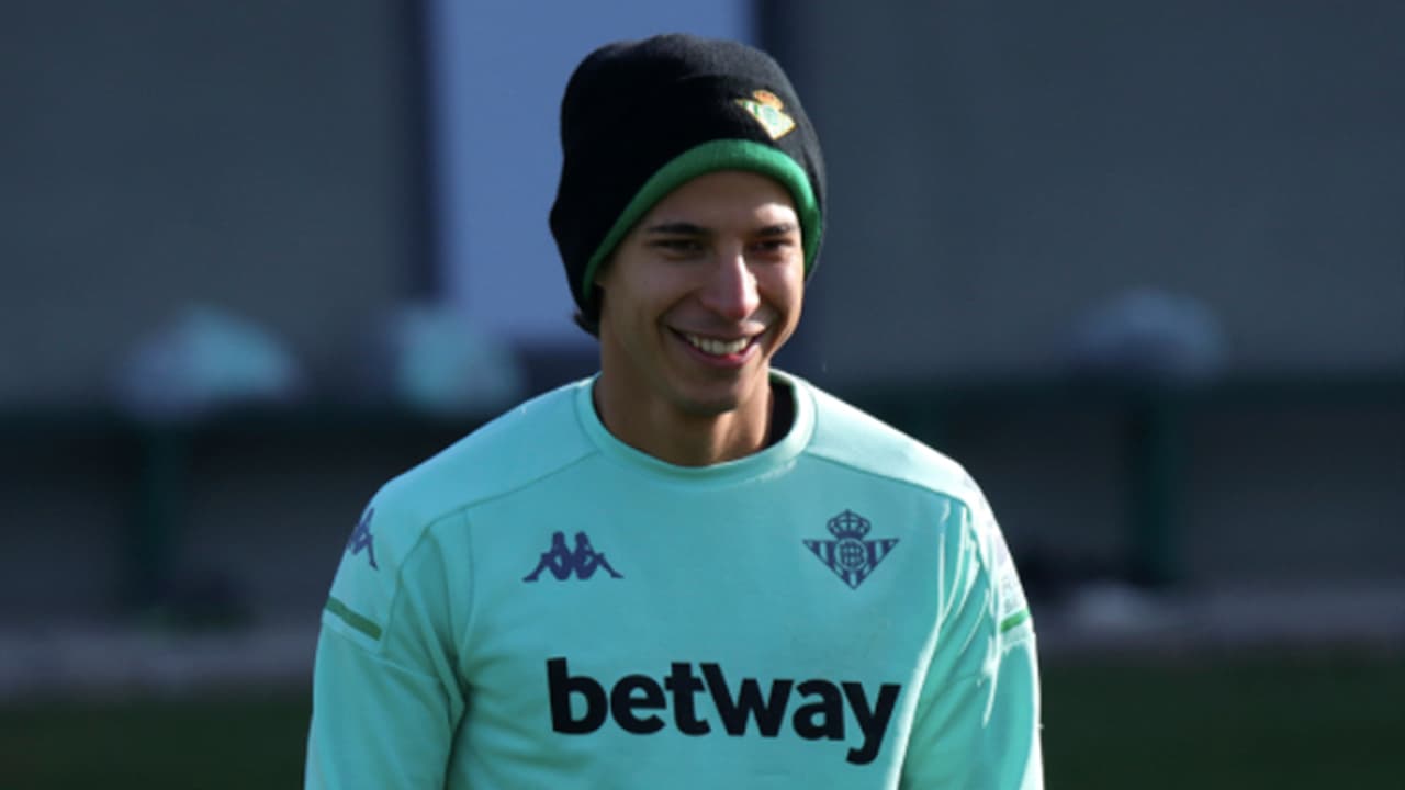 El desempeño de Diego Lainez le llenó el ojo a Iker Casillas