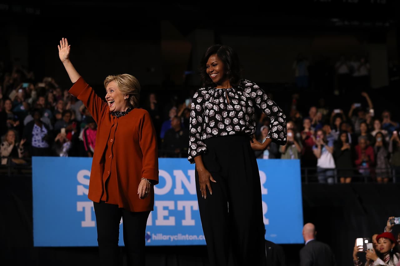 "No se trata de los republicanos contra los demócratas. Nada de eso importa esta vez", afirmó Michelle Obama ante el público de Carolina del Norte.