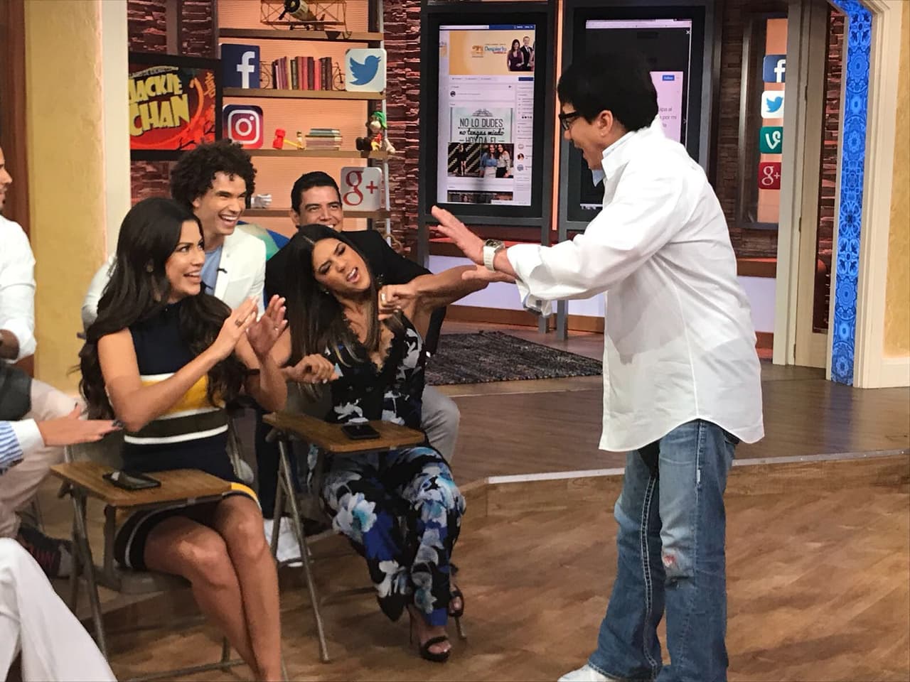 Francisca estaba muy emocionada y le puso mucho ritmo a su pronunciación.