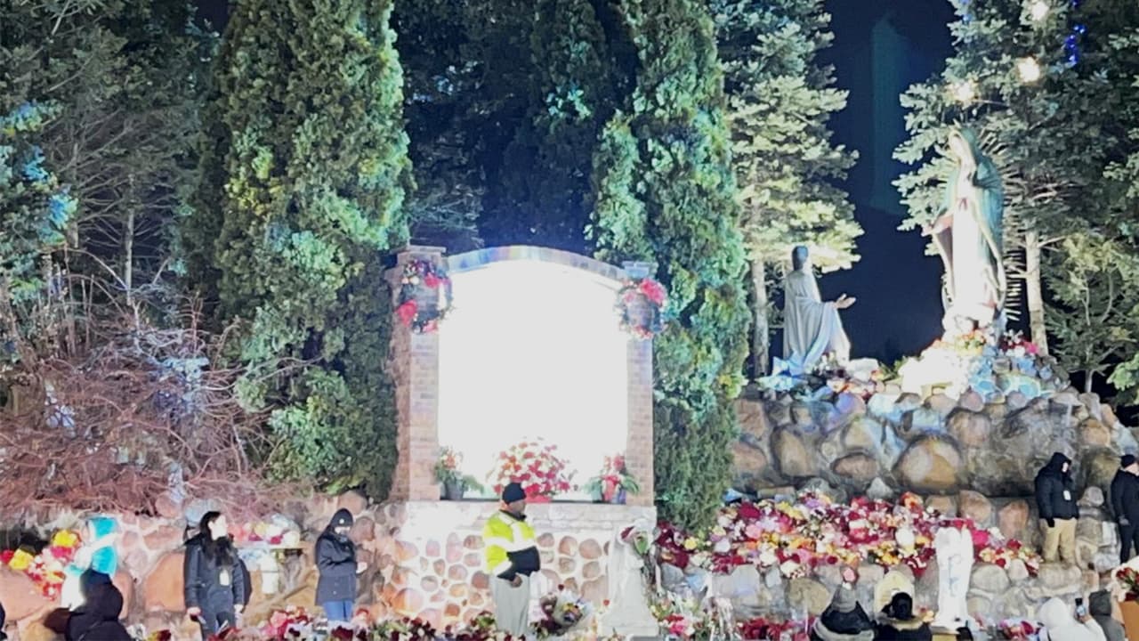 El festejo de la virgen tiene un programa establecido; sin embargo, el santuario de la Virgen está abierto todo el tiempo para los fieles que deseen visitarla.