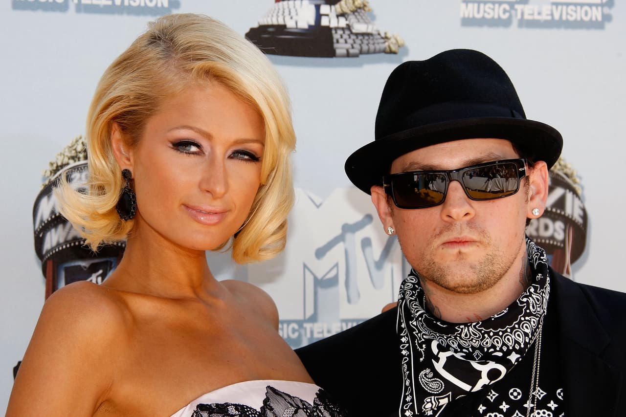 A principios de 2008, la empresaria comenzó a salir con Benji Madden, guitarrista de Good Charlotte. En noviembre de ese mismo año se reportó su separación.