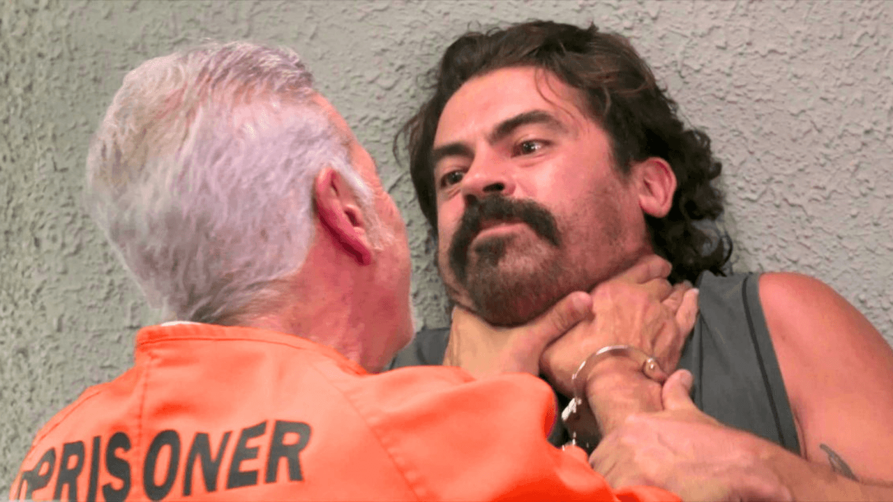 Rogelio ataca a Falcón por traicionarlo | Tierra de Amor y Coraje | Capítulo 30