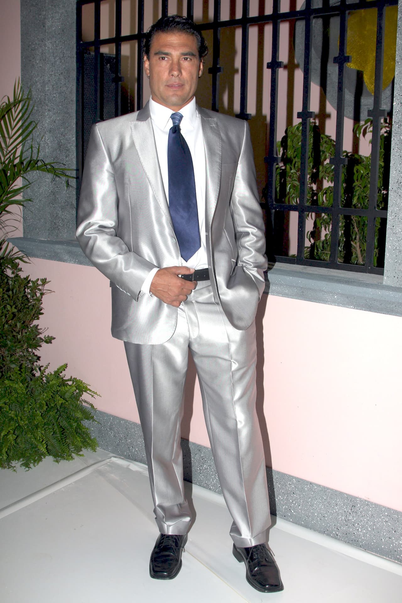 Fue con este último actor con el que se le ligó sentimentalmente.