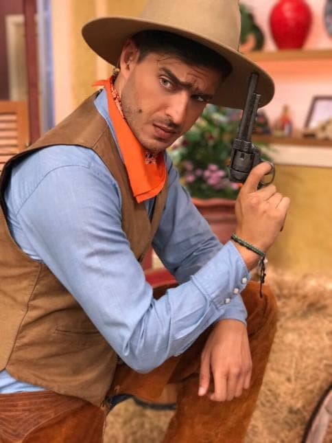 Rodolfo Landeros se transformó en todo un cowboy para nuestro viaje en el tiempo al salvaje oeste.