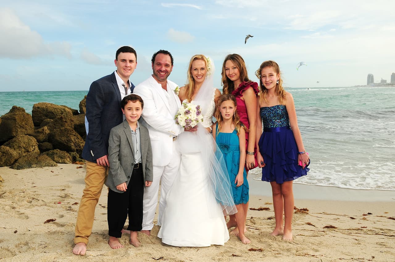 Las hijas forman parte de las damas de honor.