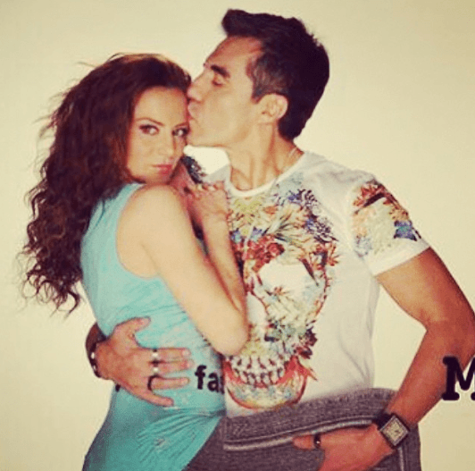 En un inicio es novio de Ana, pero conforme pasa el tiempo descubre que está enamorado de alguien más.