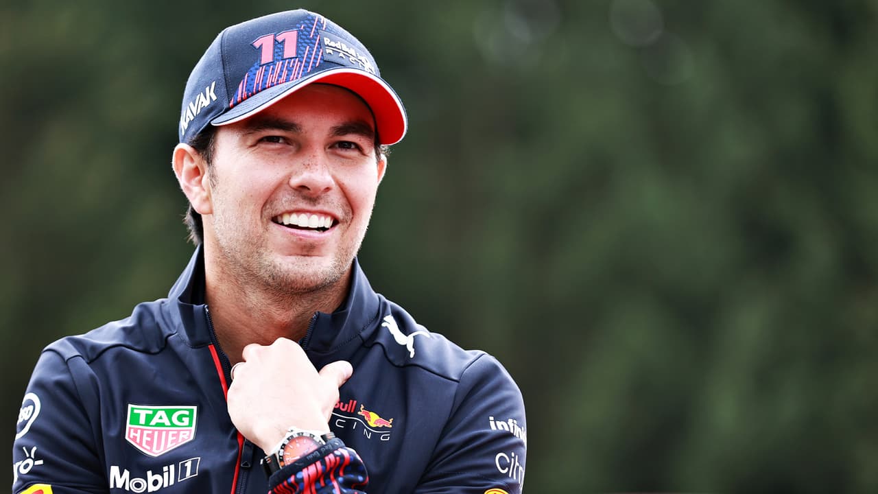 'Checo' Pérez mantendrá su asiento con la escudería Red Bull