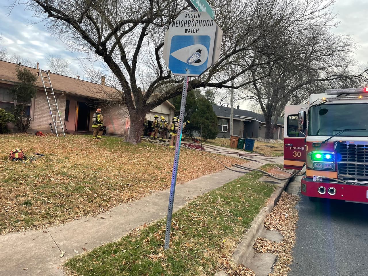 Incendio en una casa de huespedes al norte de Austin