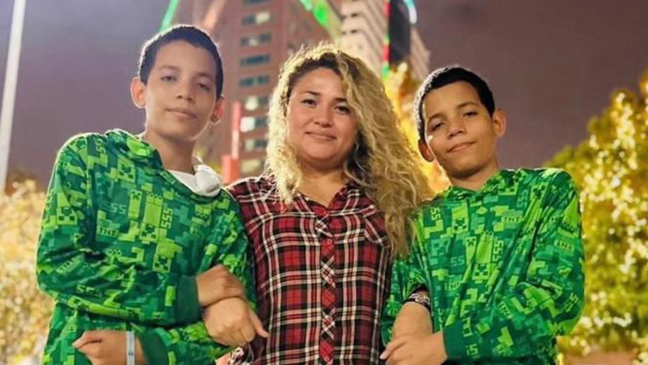 <b><a href="https://www.univision.com/local/houston-kxln/asi-vivian-con-su-abuela-en-honduras-los-gemelos-de-13-anos-que-desaparecieron-en-galveston-video?890?889?890" target="_blank">Los menores se reunieron</a></b> con su madre que había viajado a Estados Unidos 10 años atrás.