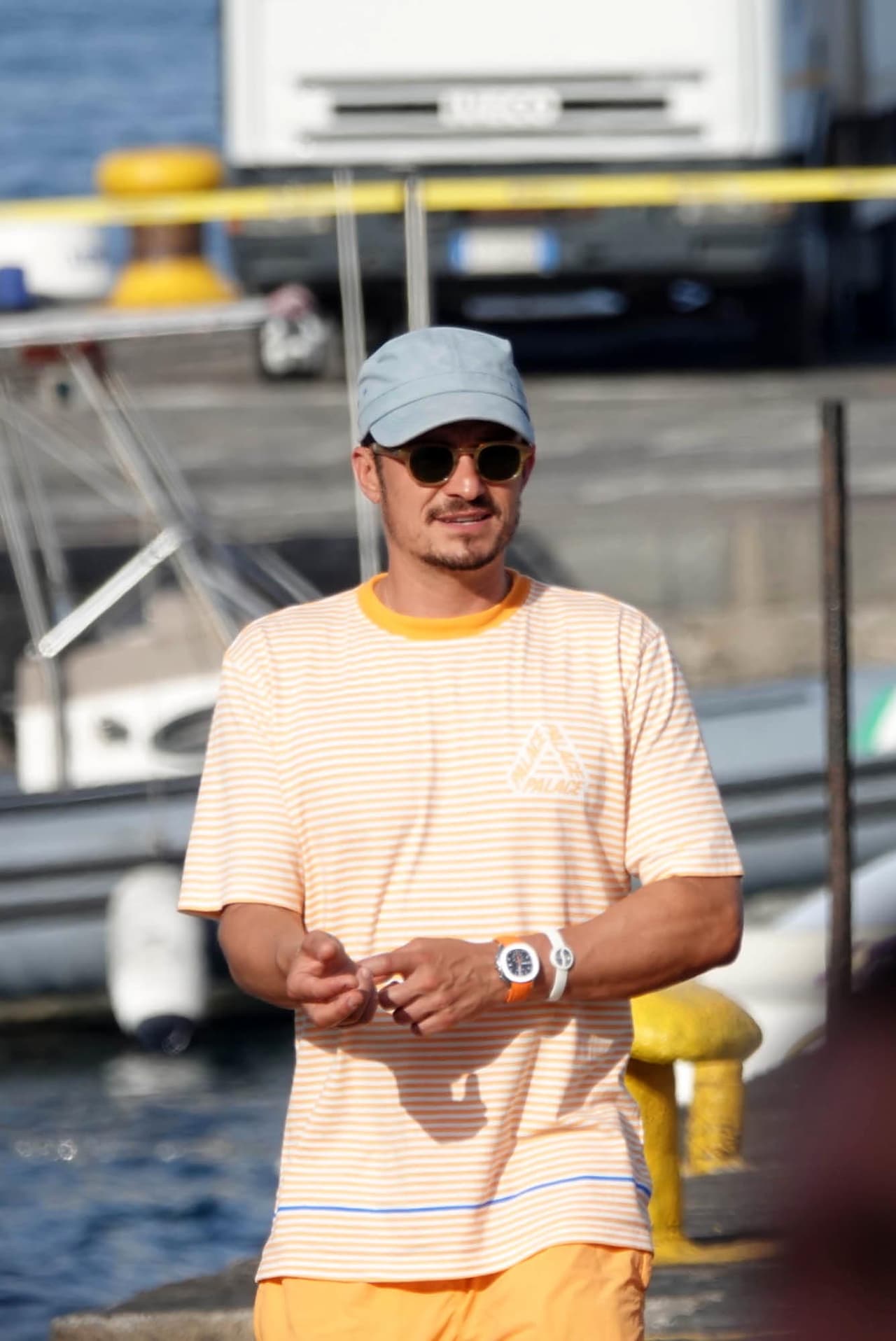 Por su parte, Bloom también estuvo casado con la supermodelo australiana Miranda Kerr. 
<b><a href="https://www.univision.com/famosos/katy-perry-con-el-hijo-de-su-prometido-orlando-bloom-de-compras-por-las-calles-de-la-fotos" target="_blank">Tienen un hijo</a></b> al que llamaron Flynn, con el que Perry convive.