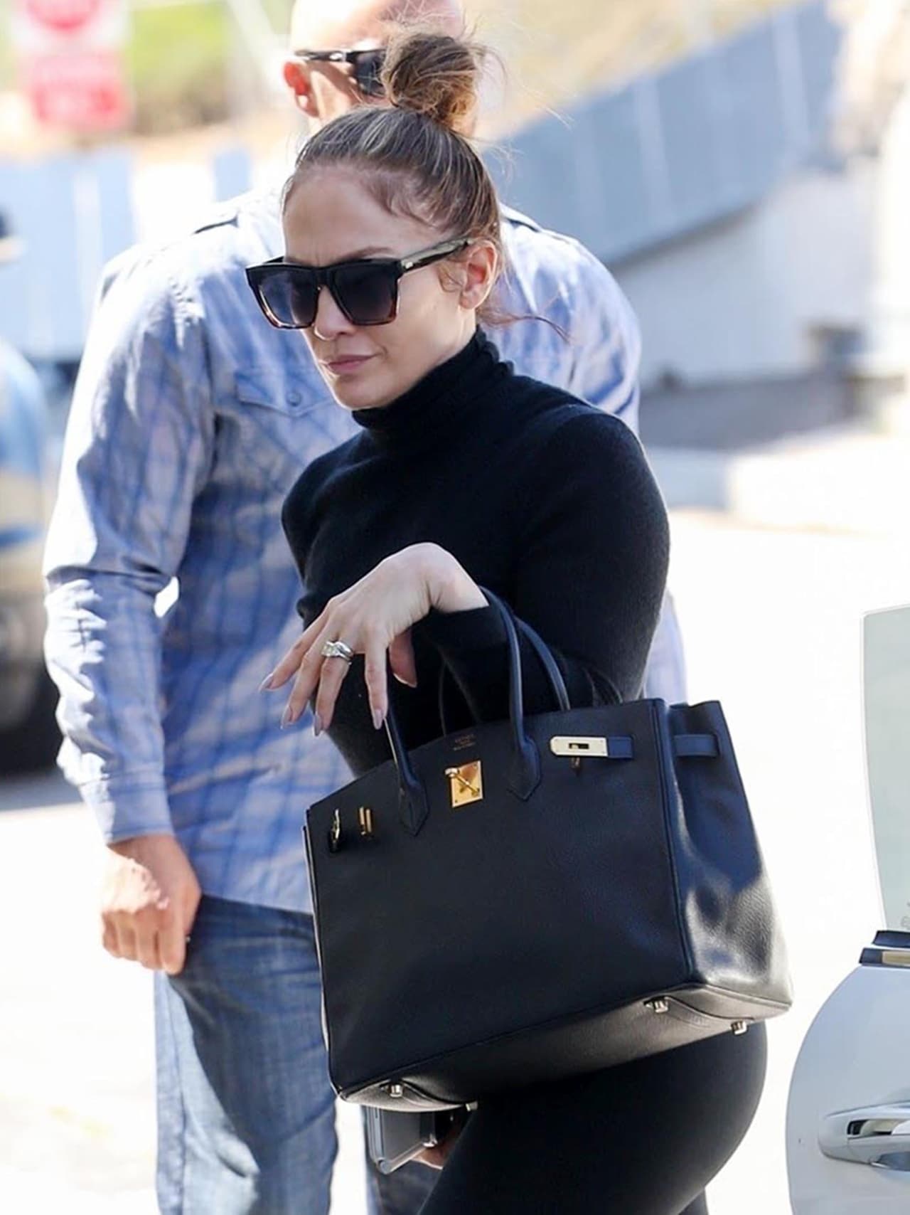 La cantante fue captada este martes 19 mientras llegaba al gimnasio en Los Ángeles.
<br>