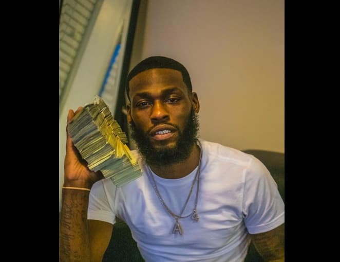 Robaba en su trabajo y luego mostraba una vida de lujos en redes sociales, y claro, le salió mal