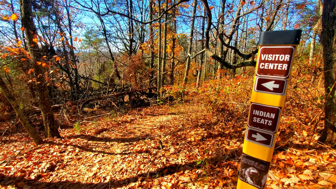Una vez en el estacionamiento, deberás llegar a la entrada del sendero.