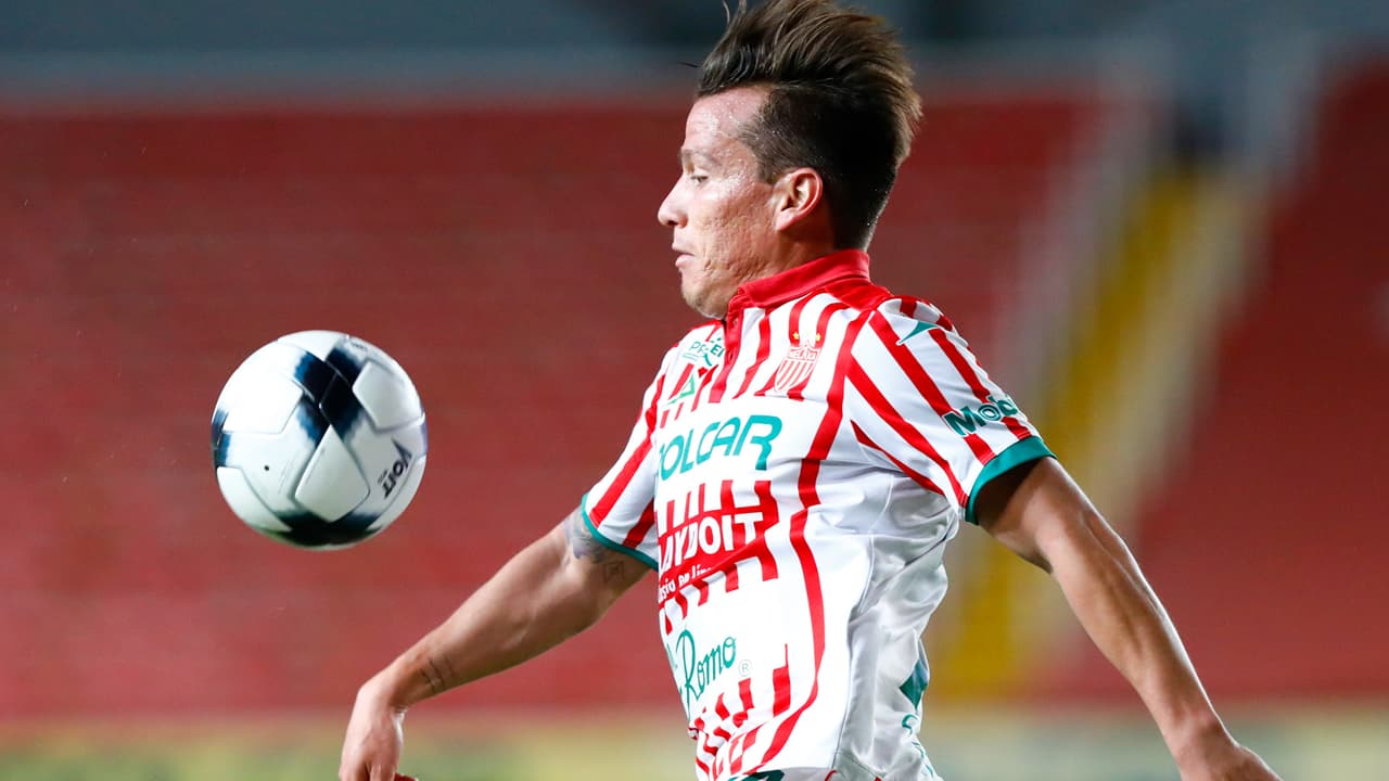 Chivas amarra al ‘Oso’ González como primer refuerzo del Apertura 22