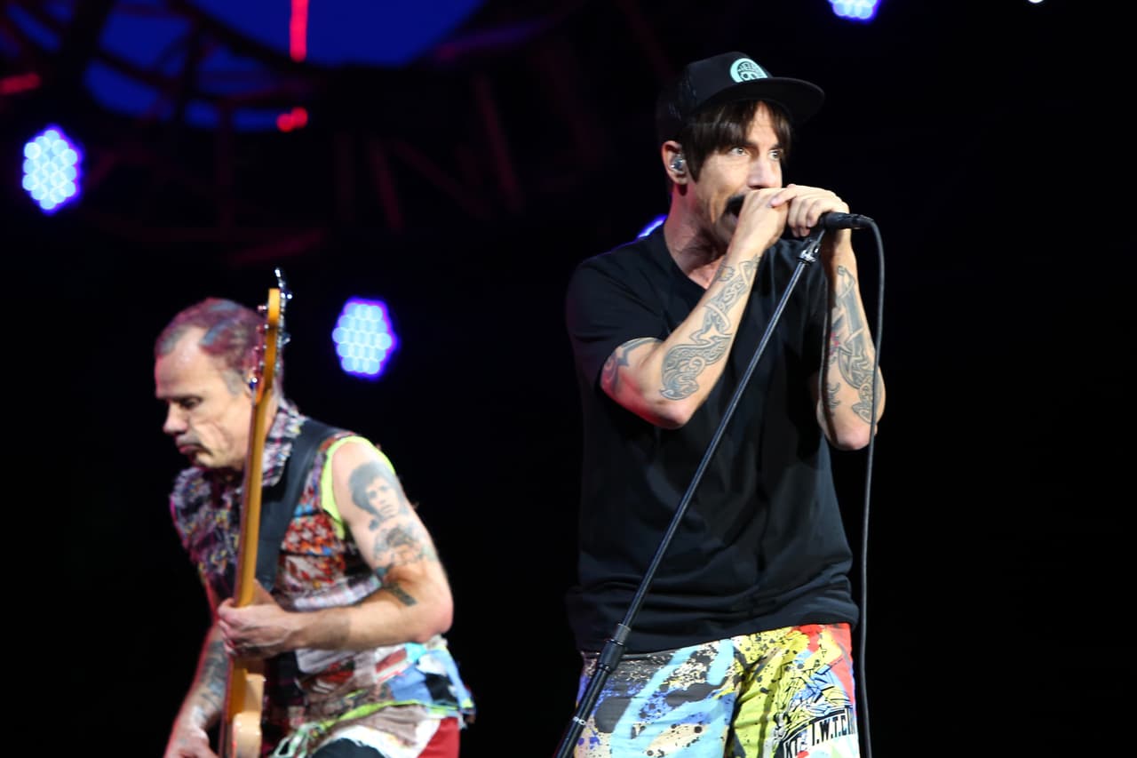 Ambiente del tercer día de conciertos de Lollapalooza 2016. Mira fotos de las actuaciones de Red Hot Chili Peppers y muchas estrellas más. Además del ambiente en el Grant Park.