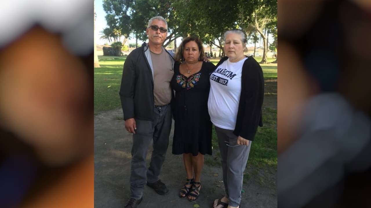 Vincent (padre del fallecido) con sus hermanas Marie y Marissa.