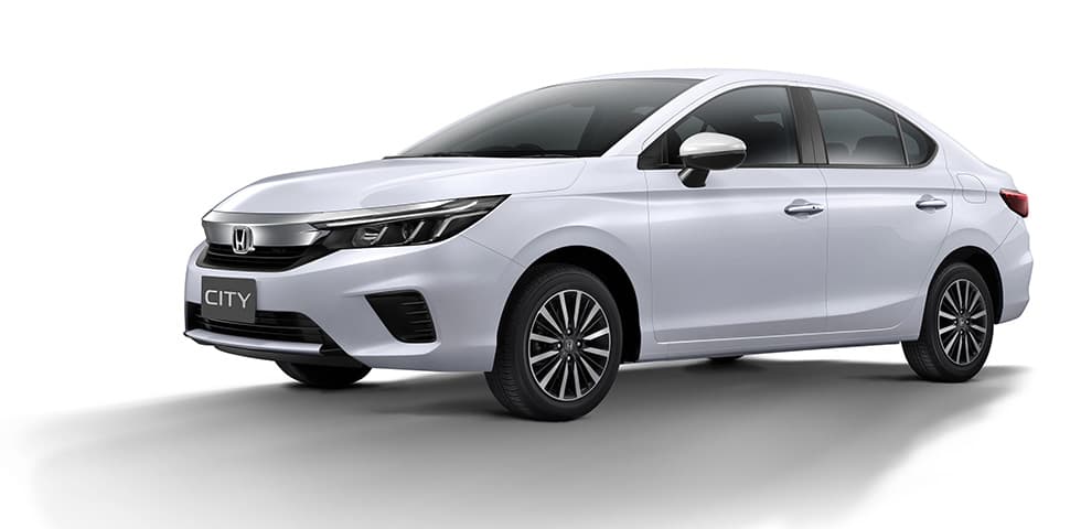 <h3 class="cms-H3-H3"><b>Honda City</b></h3>
<br>
<br>Aunque no se comercializa en el mercado estadounidense, el sedán de la marca japonesa llega a más de 55 países. Uno de ellos es el mexicano, donde se ofrece con un motor cuatro cilindros a gasolina de 1.5 litros y 119 caballos de fuerza. Este modelo está disponible en tres niveles de equipamiento diferentes: Uniq, Sport y Prime. Debido a que fue diseñado para mercados emergentes, su lista de opciones y características de seguridad se queda muy corta en comparación a lo que estamos acostumbrados a ver en Estados Unidos. 
<br>