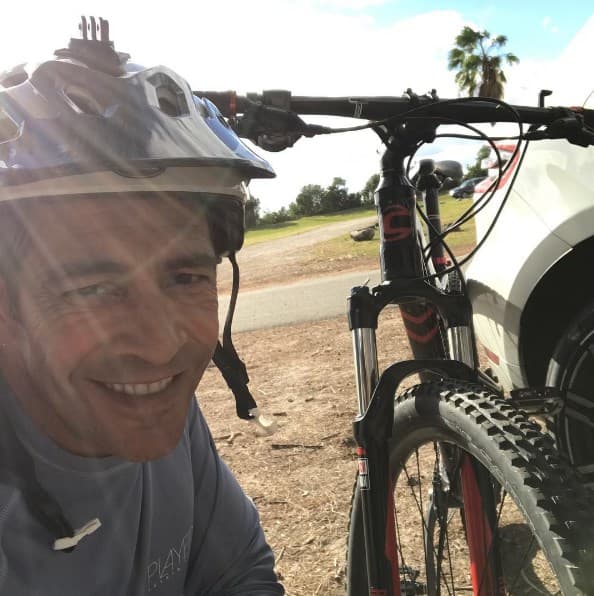 Johnny Lozada es un gran fanático del ciclismo de montaña.