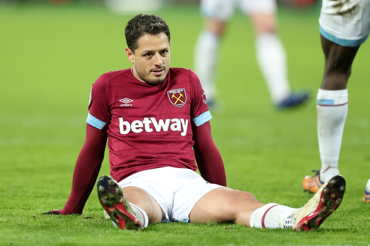 A pesar de los rumores que vinculaban a 
<b>Javier Hernández </b>con el Valencia, el entrenador Marcelino aseguró que si bien el mexicano es un delantero de gran nivel, prefiere mantener a los cuatro que ya tiene inscritos. "A día de hoy no vendrá nadie a no ser que alguna de las lesiones se alargue en el tiempo", comentó. Betis y Sevilla segurían interesados en Chicharito.