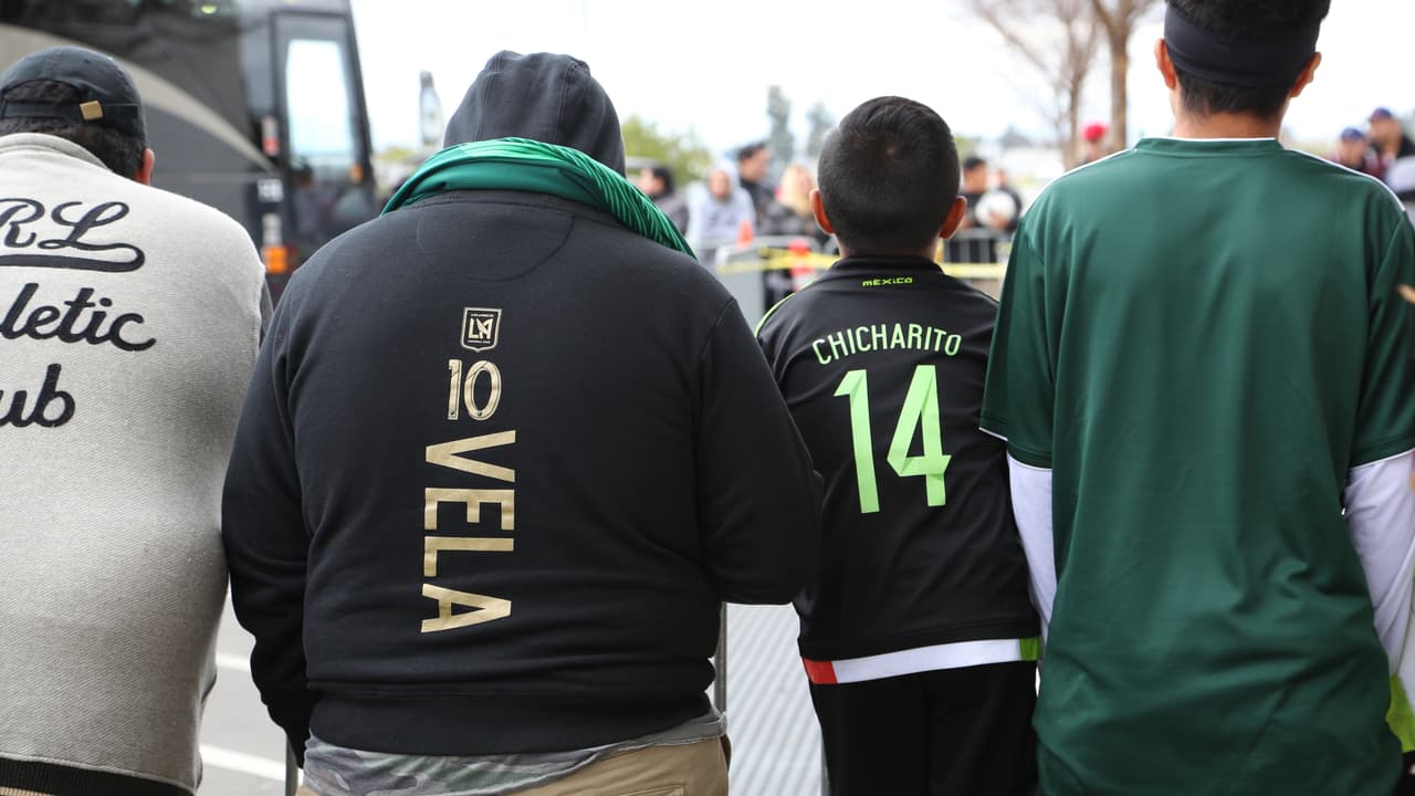 Los fanáticos mostraron su apoyo a la Selección de México con miras al amistoso en Santa Clara contra Islandia, previo al Mundial de Rusia 2018.