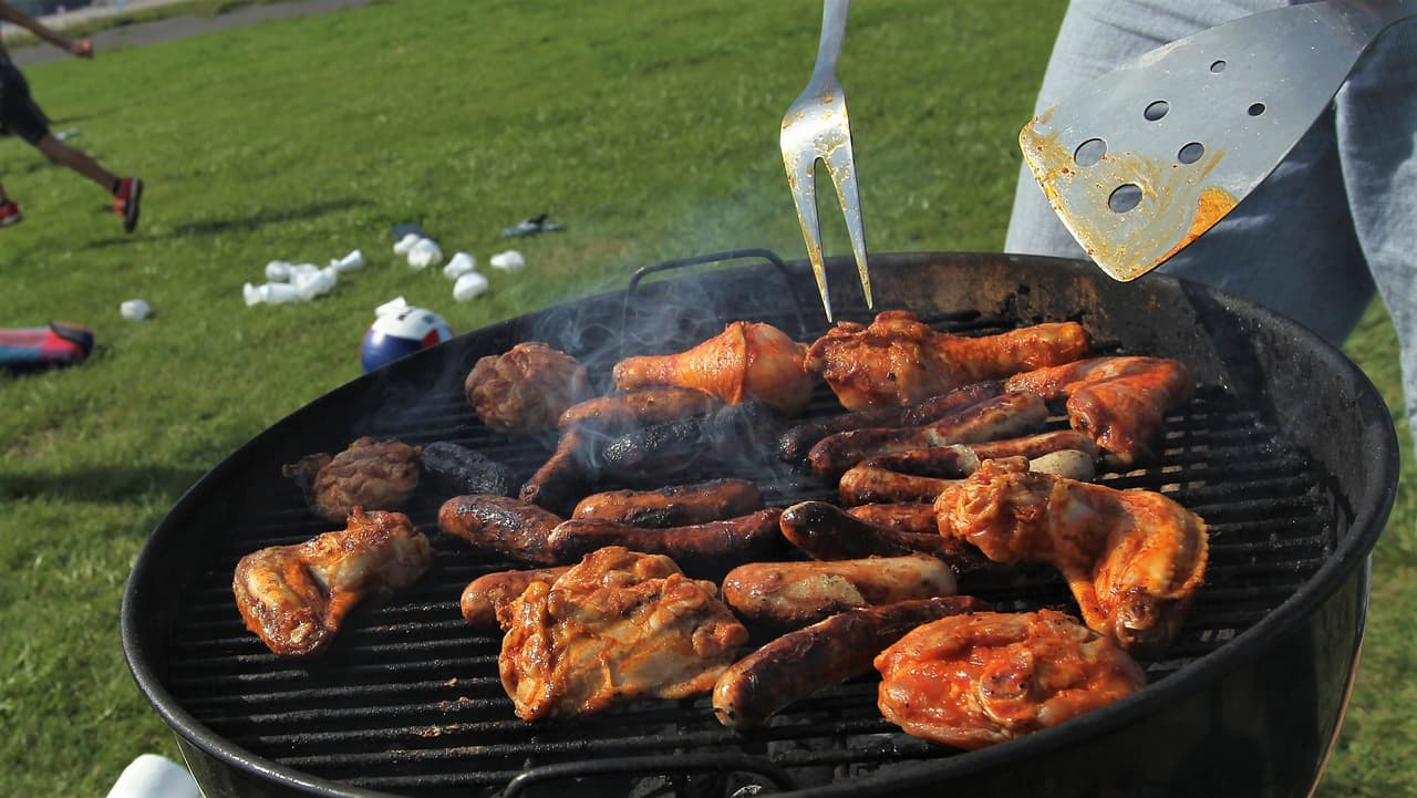 Tomar agua y otros consejos para limpiar el organismo después de las fiestas por el 4 de julio