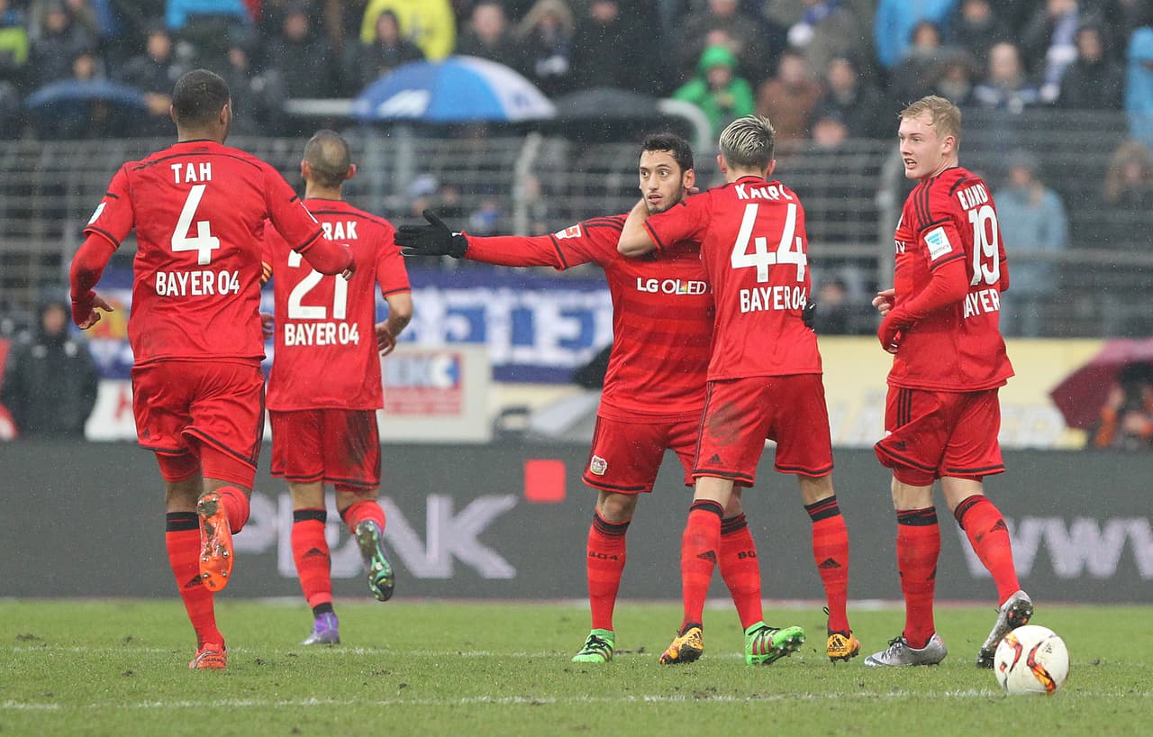 Borussia Dortmund y Bayer Leverkusen ganan por la mínima en la Bundesliga 