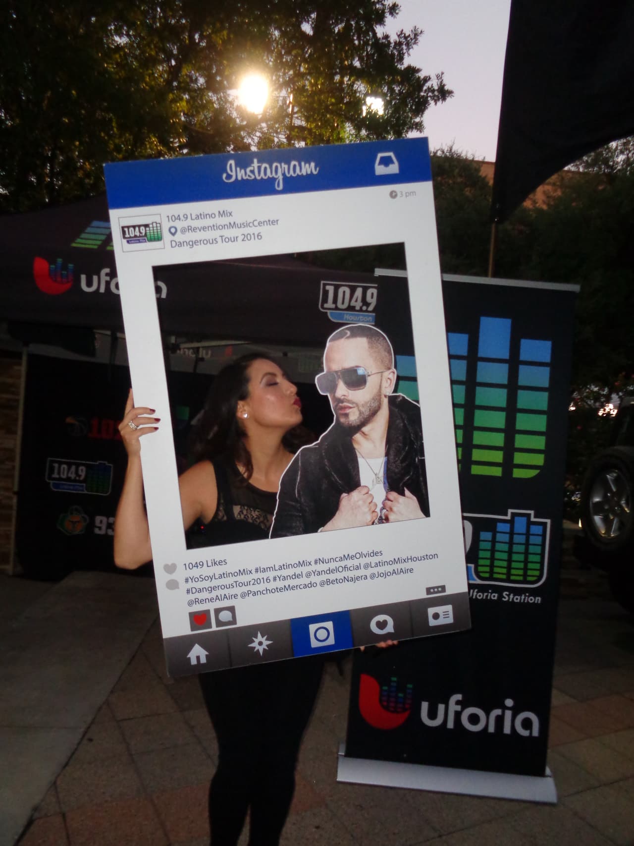 La explosiva gira del reggaetonero, 
<a href="http://www.univision.com/musica/conciertos/yandel-arranca-su-gira-dangerous-tour-en-san-juan-con-invitados-como-wisin-y-j-balvin">Dangerous Tour</a>, pasó por la 'Ciudad Espacial' y radioescuchas de Latino Mix 104.9 tuvieron la oportunidad de conocer a Yandel.