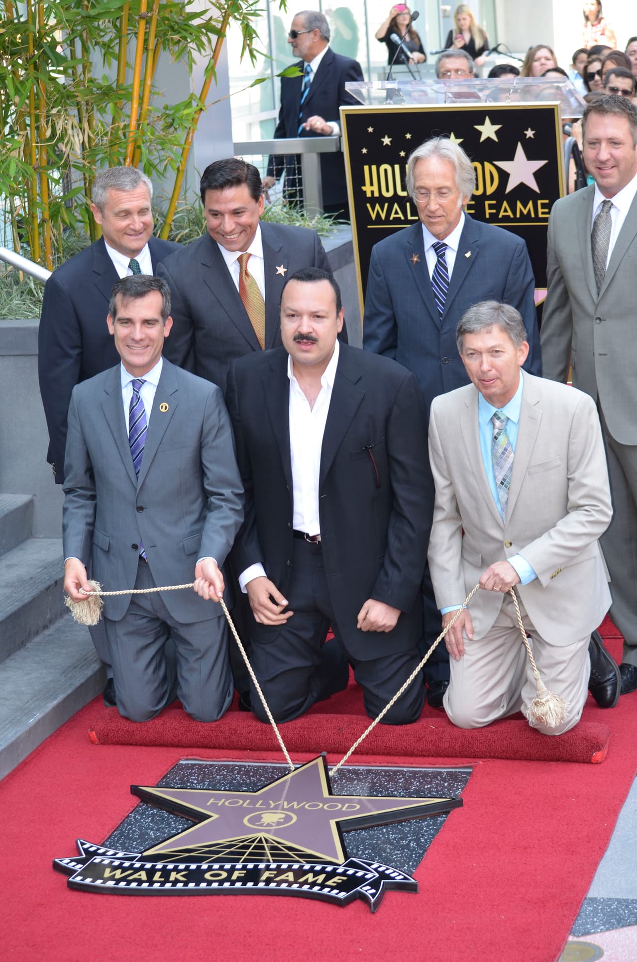 Pepe Aguilar ya es parte de este espacio desde el 26 de julio de 2012, que fue cuando le entregaron su estrella.