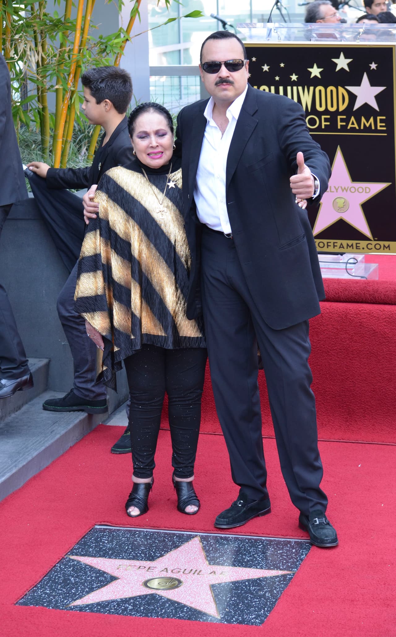 En la ceremonia lo acompañó su familia y claro, su mamá, la señora Flor Silvestre.
