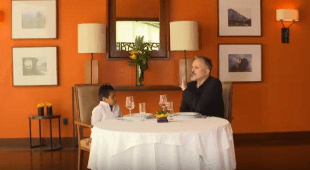 Esta actividad permitió a Giovani acudir por primera vez en su vida a un restaurante. "Cuando llegué, pensé: 'Este lugar es para gente bien 'pipirisnais' (millonaria)", comentó el capitán.
<br>