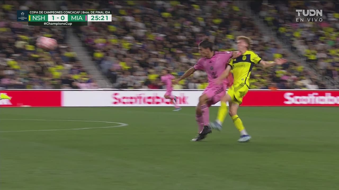 ¡Le deja ‘recuerdito’ en el rostro! Redondo es amonestado