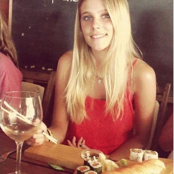 Ella es interpretada por la modelo y actriz argentina Valentina Zenere, quien en la vida real tiene 25 años. Aquí una foto de su cumpleaños número 16, la cual subió a Instagram en 2013.