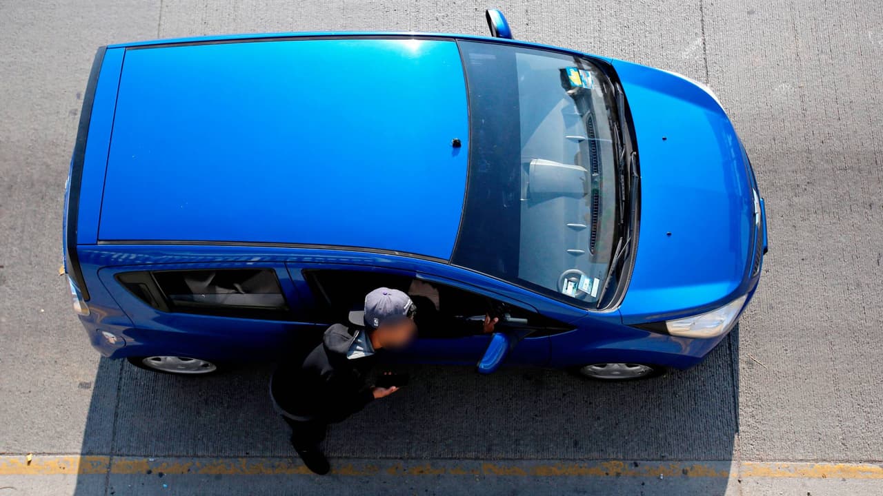 Roban autos modernos en segundos con tabletas: así puedes protegerte