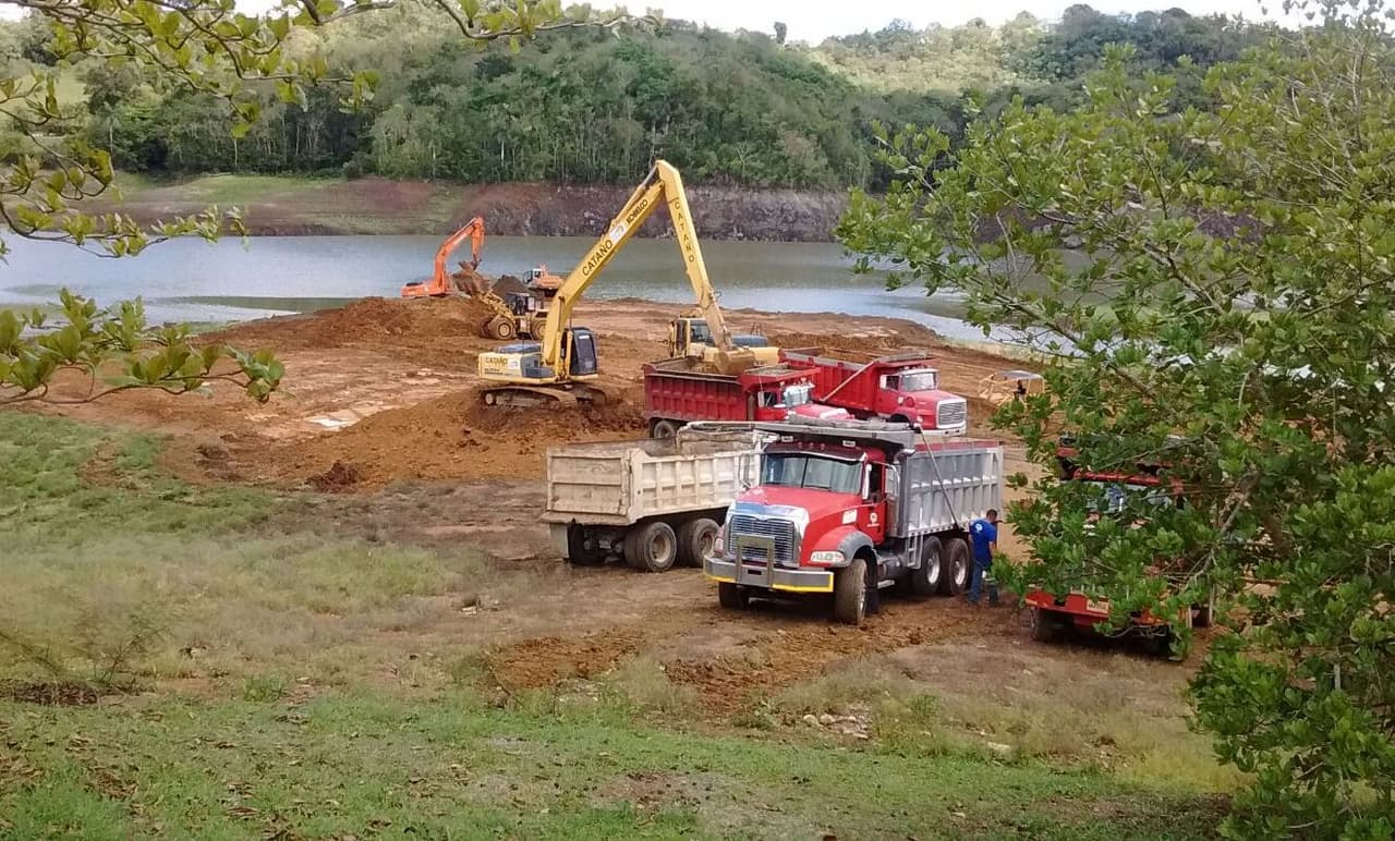 Dragado en el embalse La Plata va viento en popa