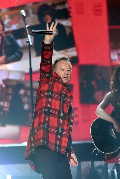 La grupación interpretó la canción 'Don't You Forget About Me'.