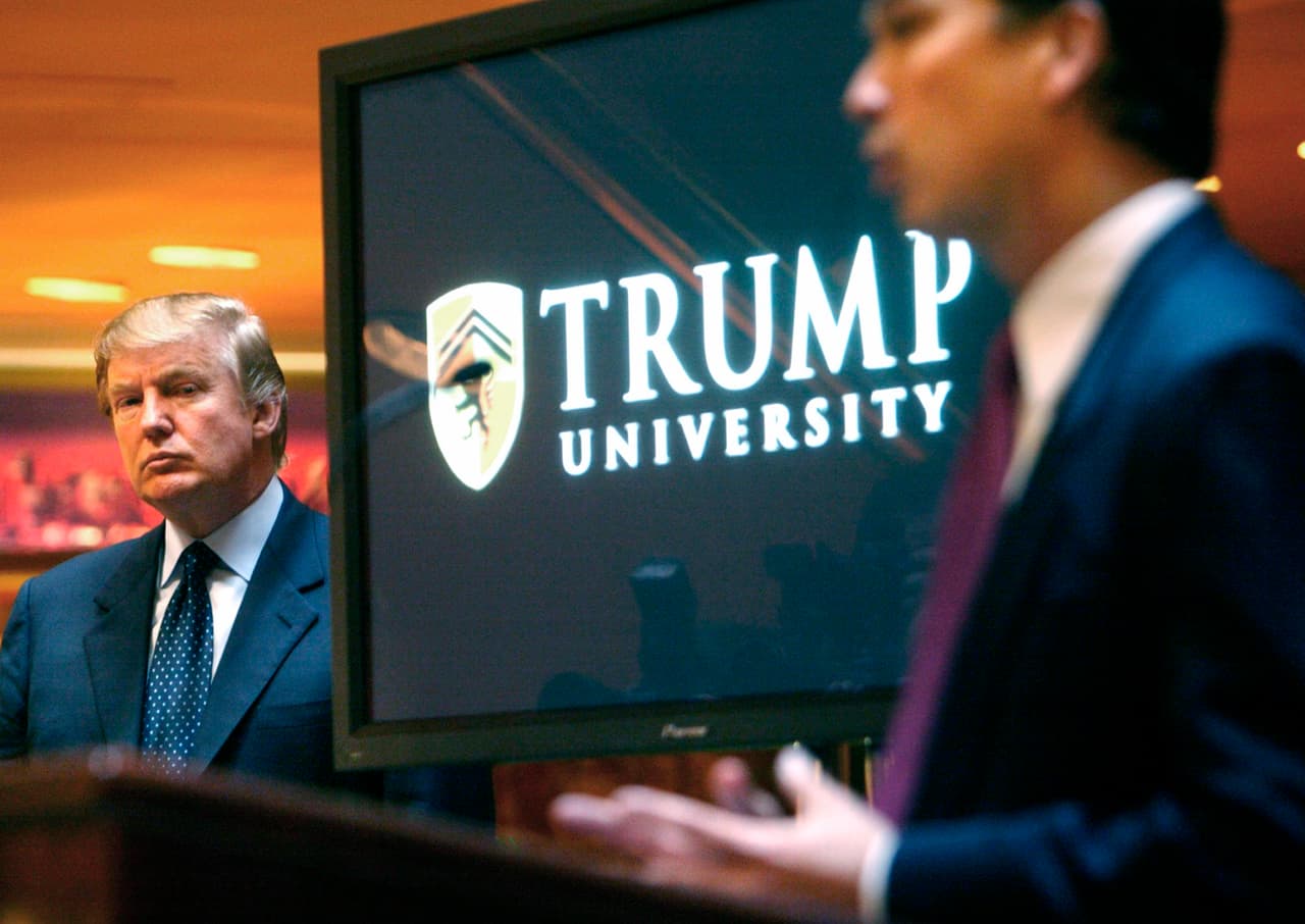 Trump miente. Es falso que el juez del caso de 'Trump University' es mexicano