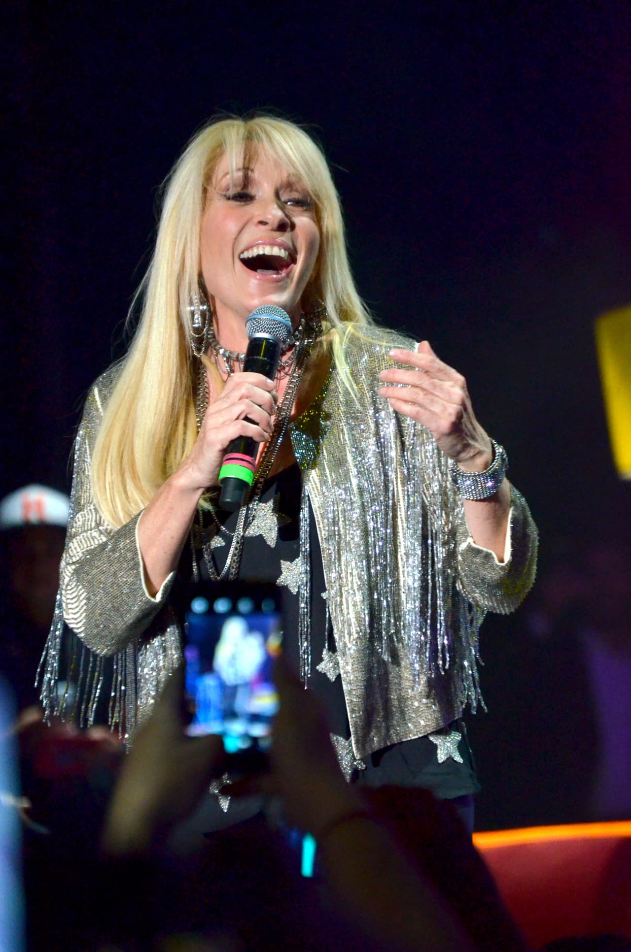 Mientras tanto, la cantante de 
<b><a href="https://www.youtube.com/watch?v=L8Jd4ozm6-I" target="_blank">'Qué te pasa'</a></b> no tiene en su agenda pública abordar el proceso judicial que enfrenta con la prensa mexicana. Las más recientes declaraciones que dio tuvieron que ver con los besos que se daba con 
<b>Chayanne en un melodrama.</b>