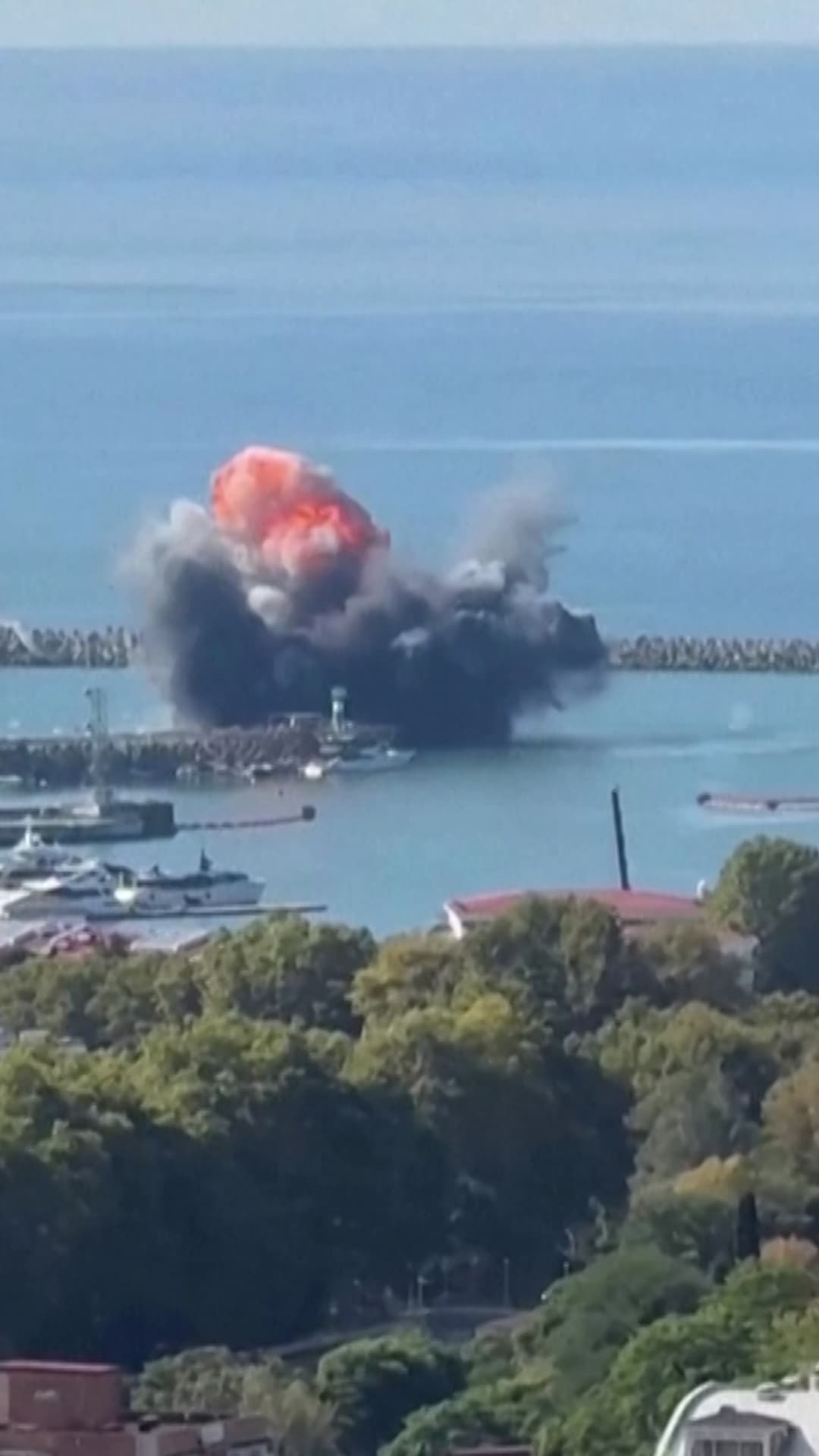 Captan una explosión en el puerto de Sochi en Rusia