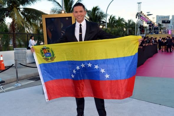 Rodner Figueroa mostró apoyo por Venezuela.