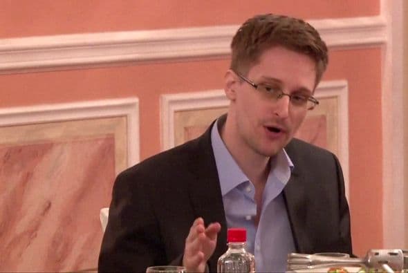 10 de junio: Snowden abandona su hotel en Hong Kong, mientras que congresistas estadounidenses exigen su extradición.