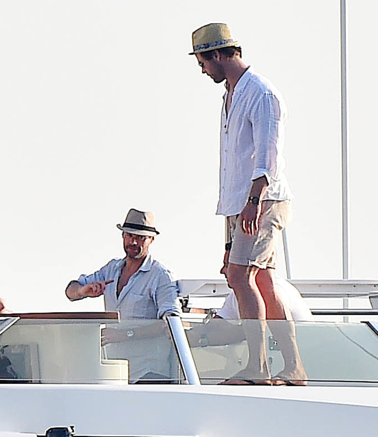 Ryan siguió su fiesta.