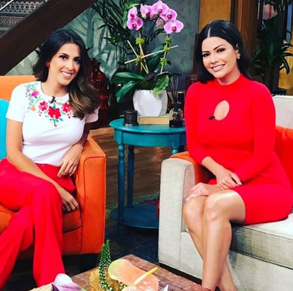 Ana y Maity llegaron muy bien combinadas y eligieron el rojo para comenzar esta semana.