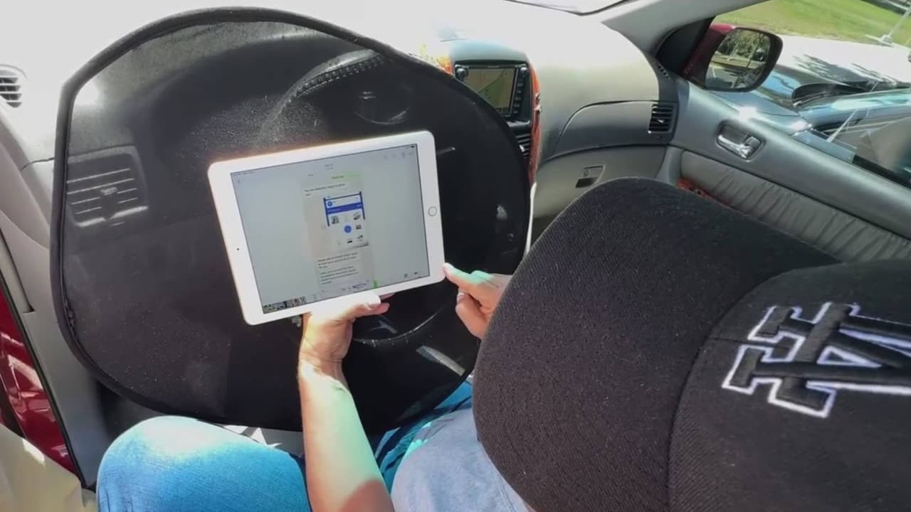 <h2 class="cms-H2-H2"><b>Estafa con falsas ofertas de trabajo:</b> </h2>
<br>
<br>A menudo se escucha de este modo de operar de los criminales, pero como las propias víctimas lo dicen “no se imaginan qué les pasará a ellos”. La necesidad de tener ingresos causa que la gente sea engañada y termine dando dinero a ladrones que tras cobrarlo, desaparecen. Suelen operar por internet, ofrecen empleo desde casa y en ocasiones sin horario fijo, demasiado bueno para ser real. 
<br>